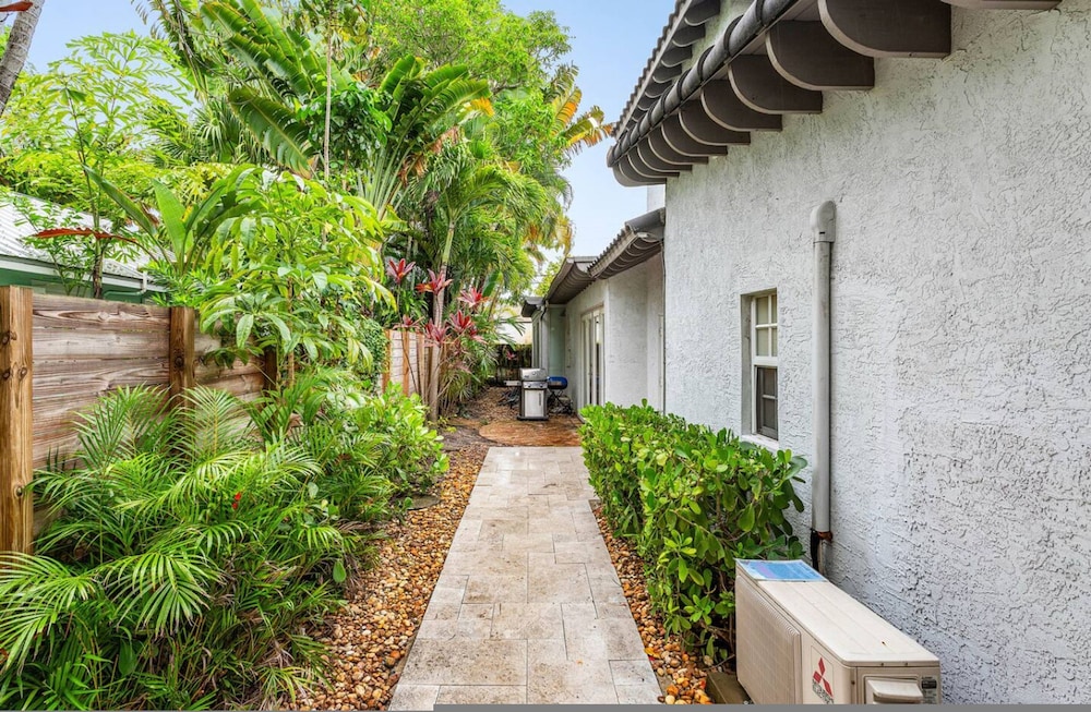 Chic Retreat Heated Pool Floats Close to Beach
