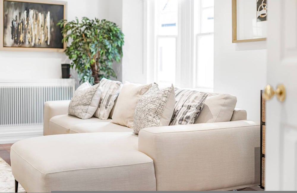 4-bed House Next To Harrods Pont Street Mews