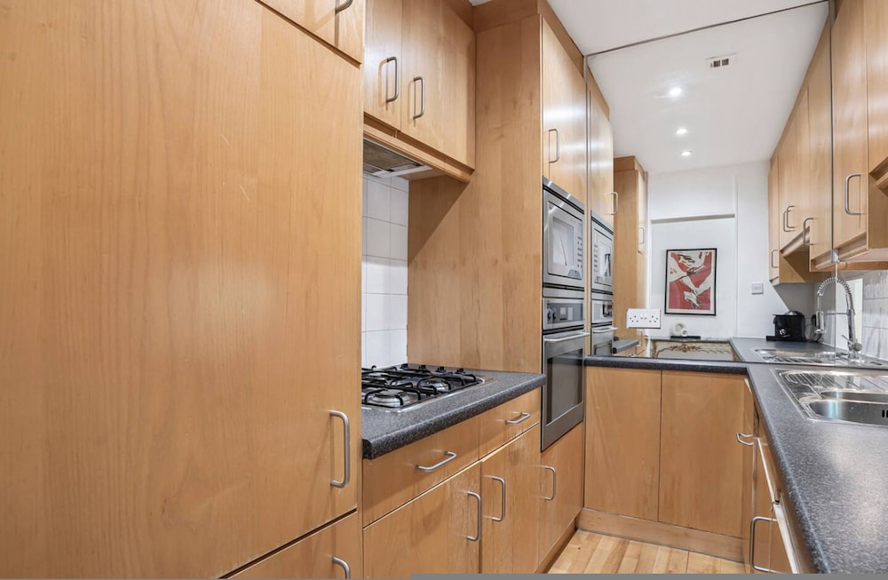 2-bed Knightsbridge Home