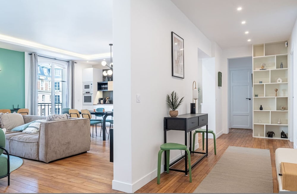 Lavie Maison the Spacious