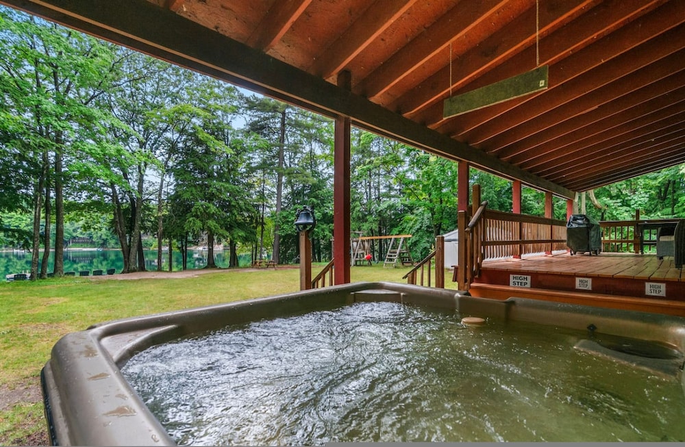 Lakeside Getaway pet Friendly
