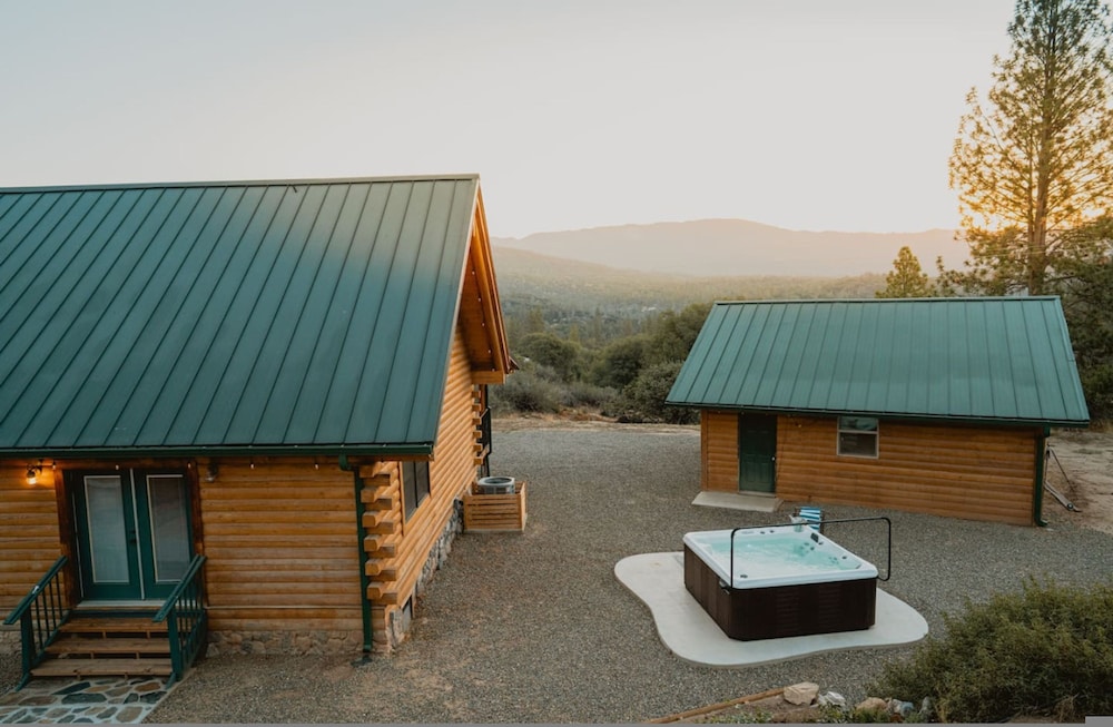 Scenic View Wildwood Heaven Hottub by Casa Oso