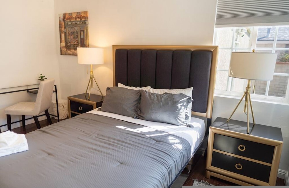 Tranquil 2BR Home in Beautiful Neighborhood P24
