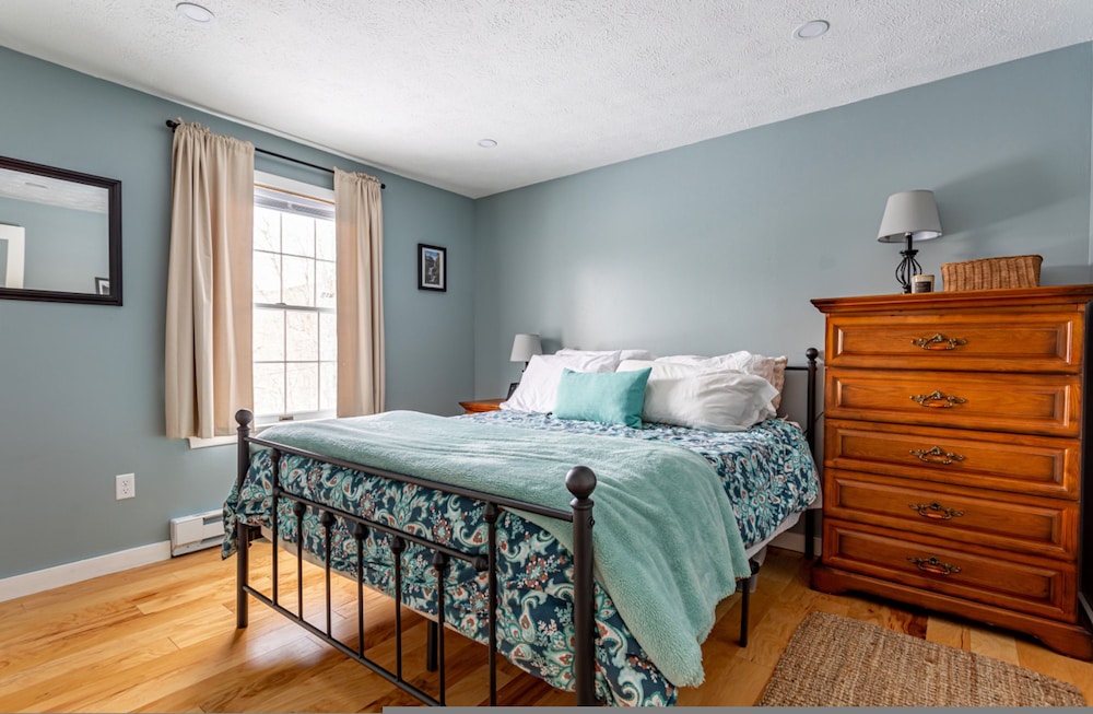 Ski Hike Lodge 5BR w Fire Pit Cozy Spaces