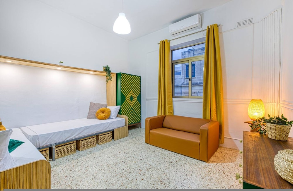 Lilly the Traditional Maltese Townhouse in Sliema