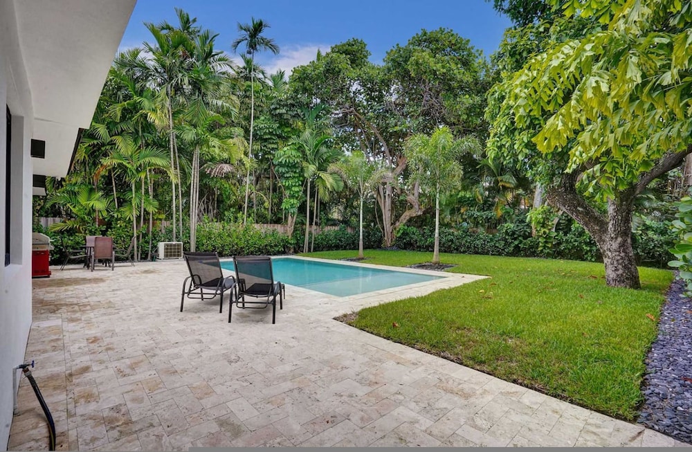Hibiscus House in Fort Lauderdale