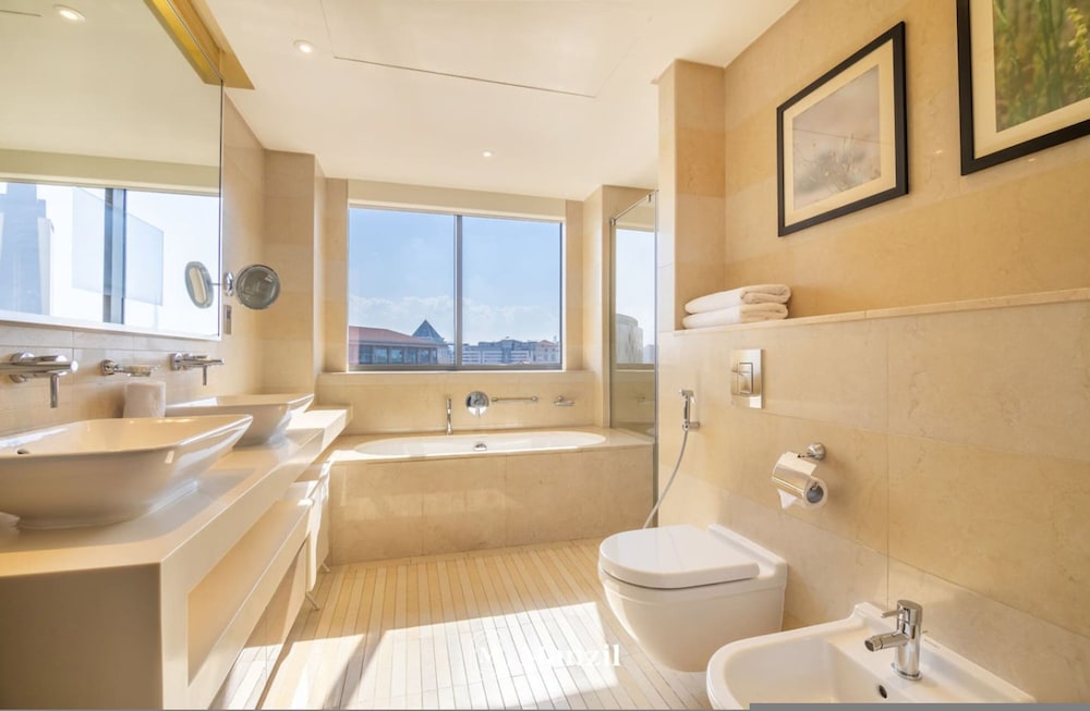 Elegant 3BR With Pool Near Wafi Mall Dubai Frame