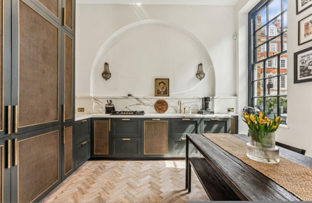Harley Street Elegance With Private Garden