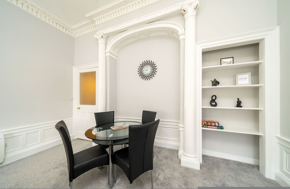 Lochside Apartment B