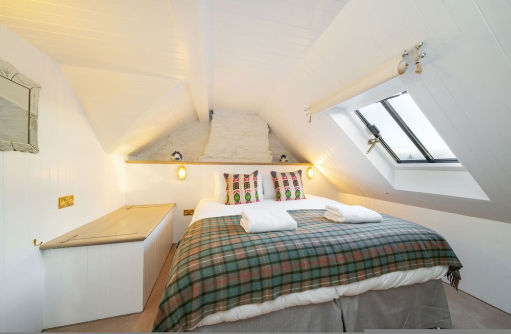 Barometer Cottage in Broughty Ferry