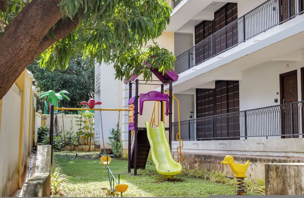 1BR w Pool Sauna Near Calangute Baga Beach