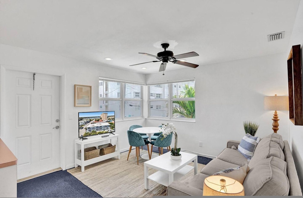 Marine Villas 5 in Hollywood