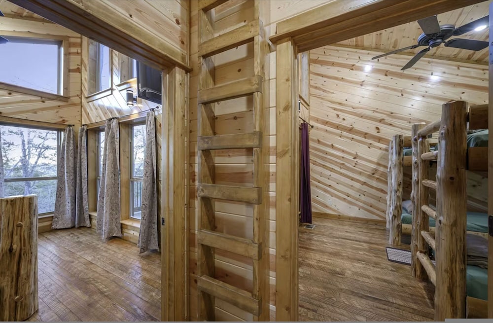 Three Bears Hideout Luxury Mountain Cabin Getaway for Families Groups