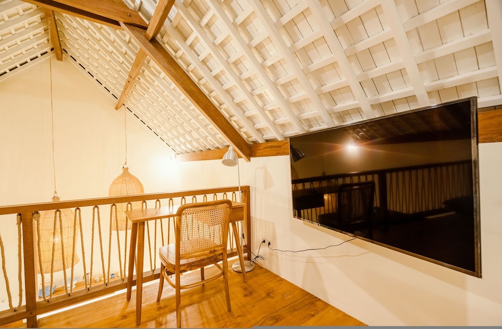 Villa Canggutopia 3 by Alfred in Bali - Tropical 1BR Villa in Heart of Canggu Echo Beach
