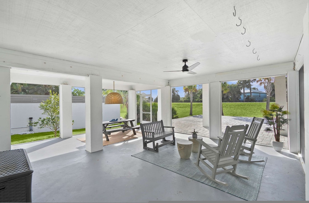 Serene Matanzas Beach House Half A Mile to Sand