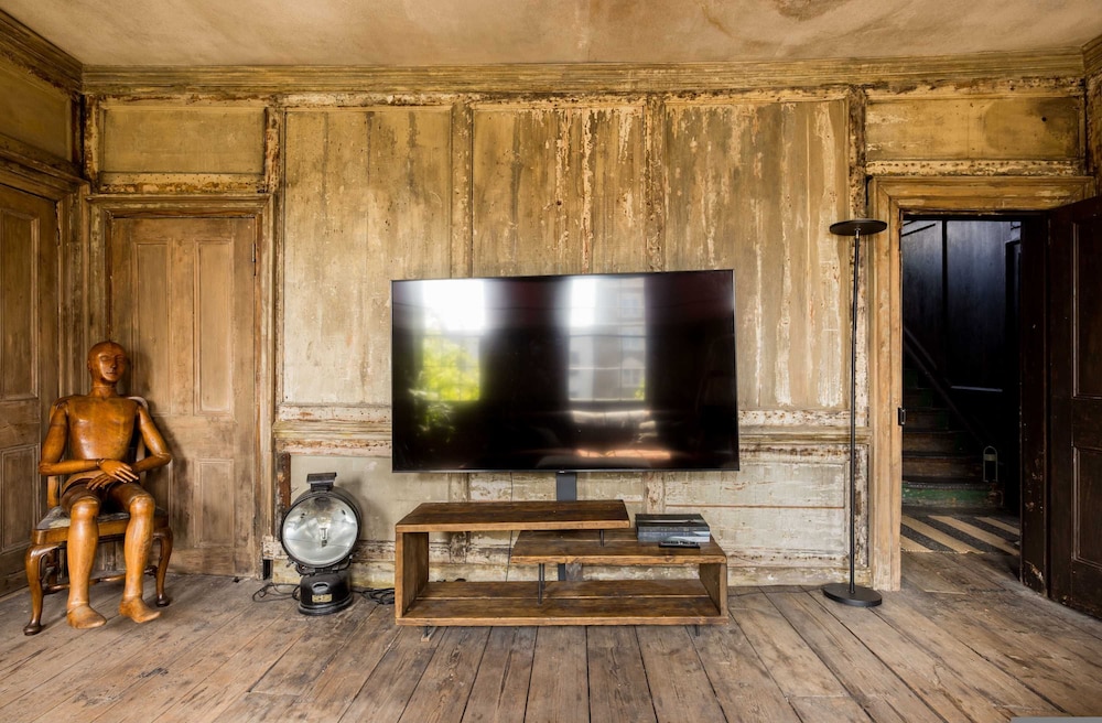 Extraordinary Grade Ii-listed Early Georgian Home