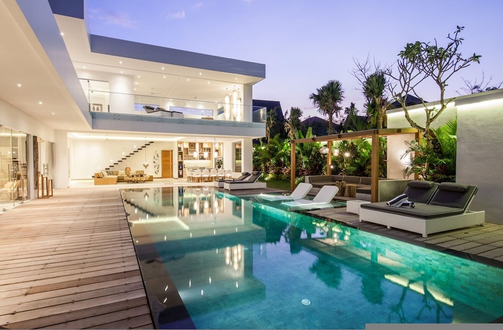 Niko 2 R New Villa Close to Finns Beach Club
