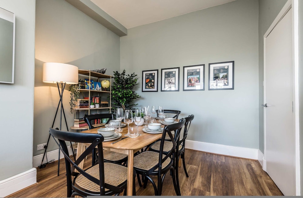 Host Stay Catharine Quarters