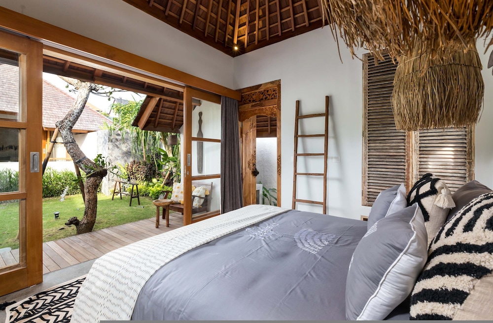 Villa Chempaka by Alfred in Bali - New Luxe Tropical 4BR Dream Villa in Canggu