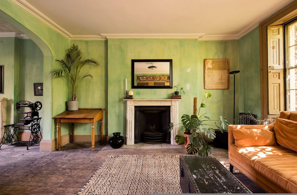 Extraordinary Grade Ii-listed Early Georgian Home