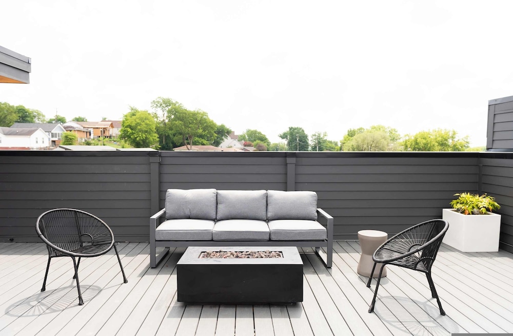 NEW 24 Guests 2 Rooftop Decks Near Downtown