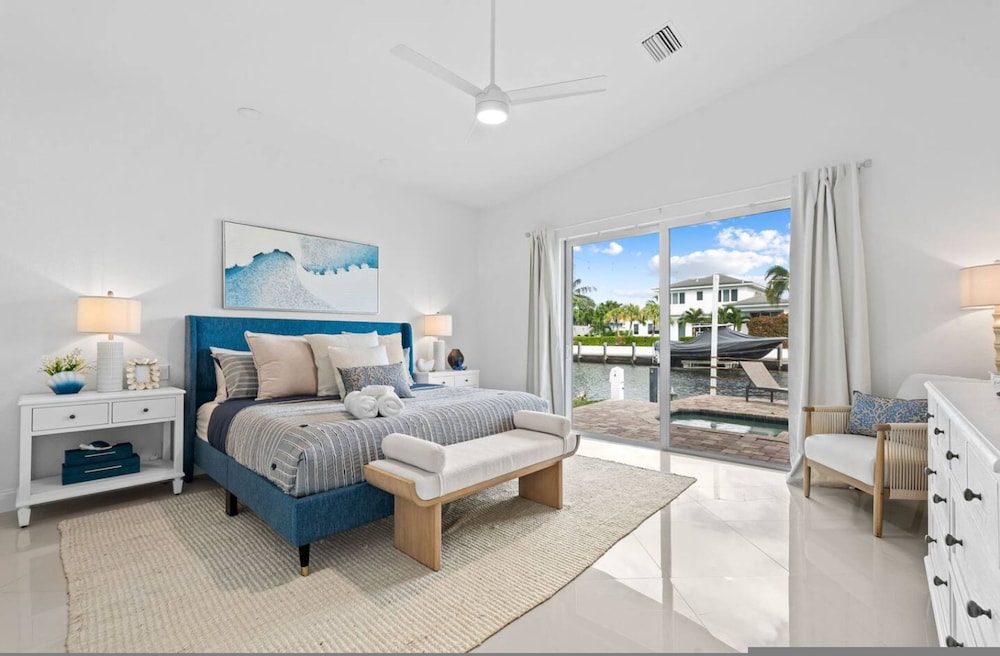 Waterfront Oasis Heated Pool Game Room Gym