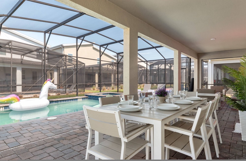 Gorgeous 9bedroom Home Private Pool Game Theater