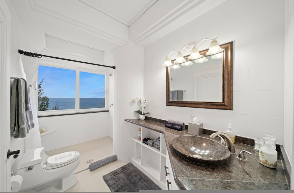 Waterfalling Estate in Ninole
