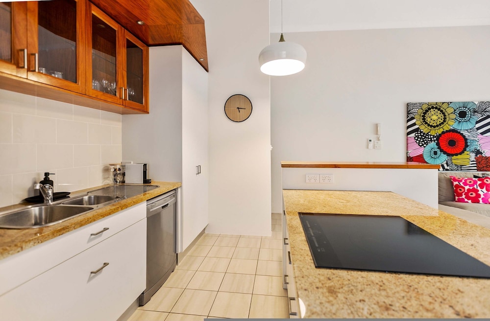 Melaleuca Hideaway - Beach Pool Free Parking