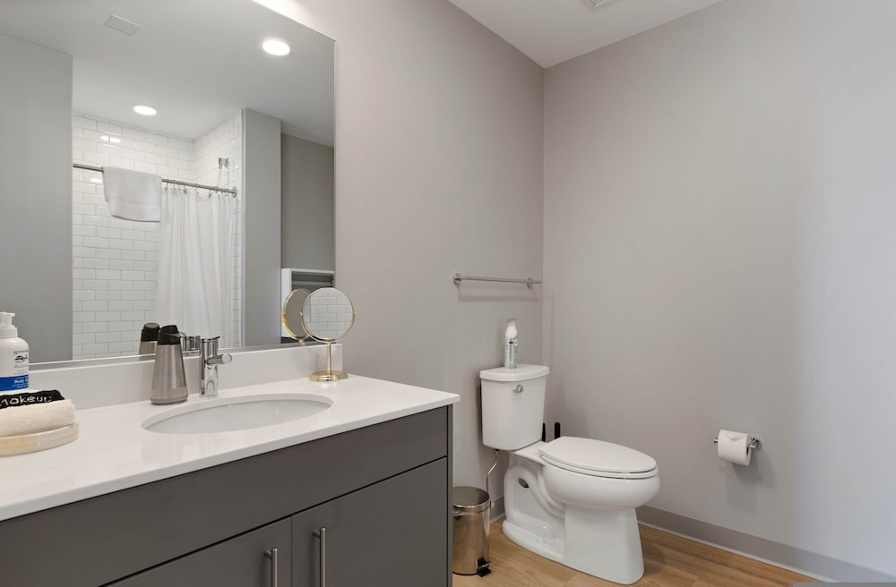 Group-ready 4BR Free Parking Walkable