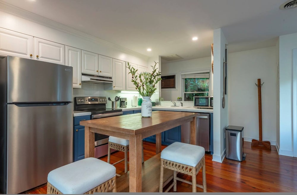 Riverfront Sanctuary Your Mountain Getaway