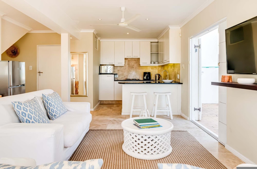 2-br Camps Bay Apartment With Pool Atlantic Tide