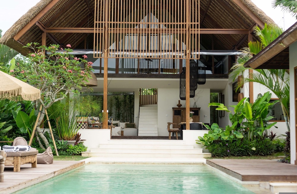 Villa Chempaka by Alfred in Bali - New Luxe Tropical 4BR Dream Villa in Canggu