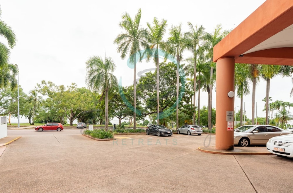 Hotel Suite Sunset View Pool Balcony Office - Image 5