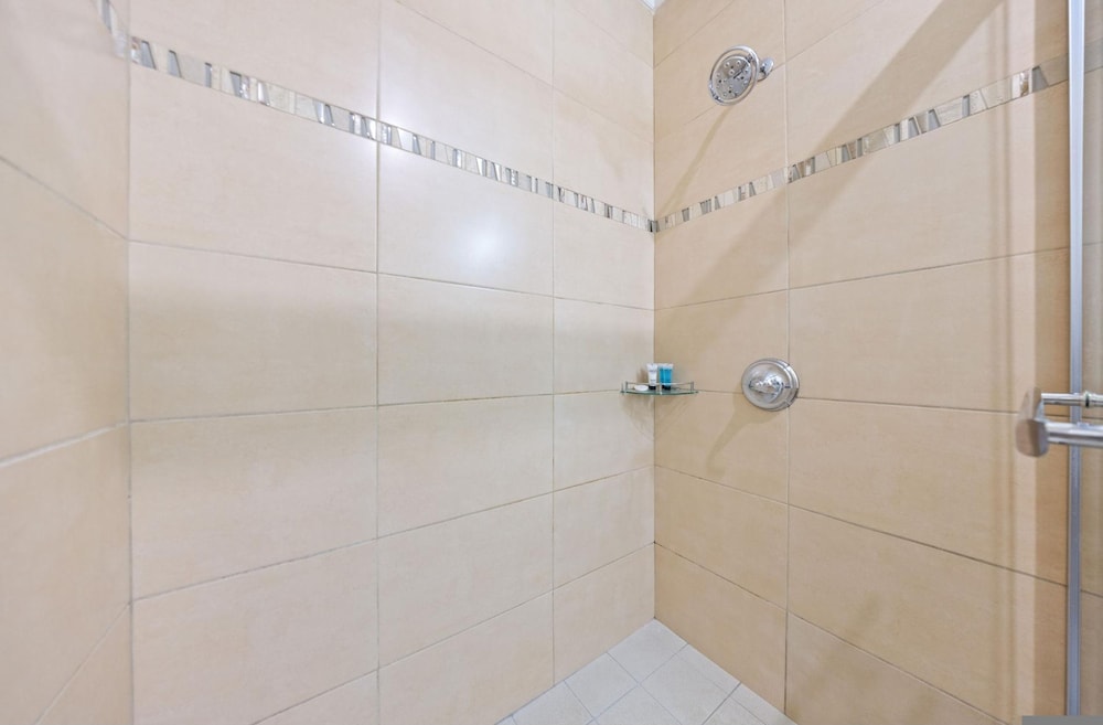 Charming 1br1ba Condo Steps From Eagle Beach