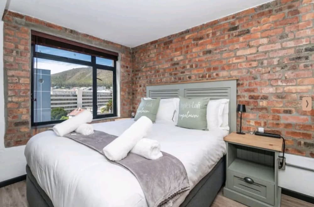 2 Bed Loft Sea Point Views