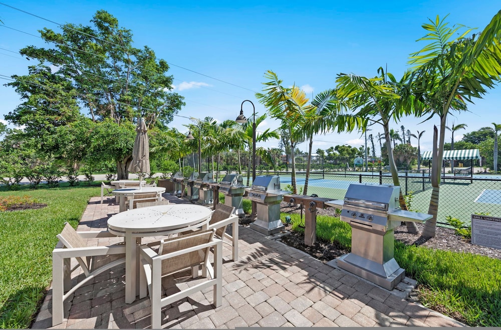 Loggerhead Cay 472 - Beach Front Pet-friendly