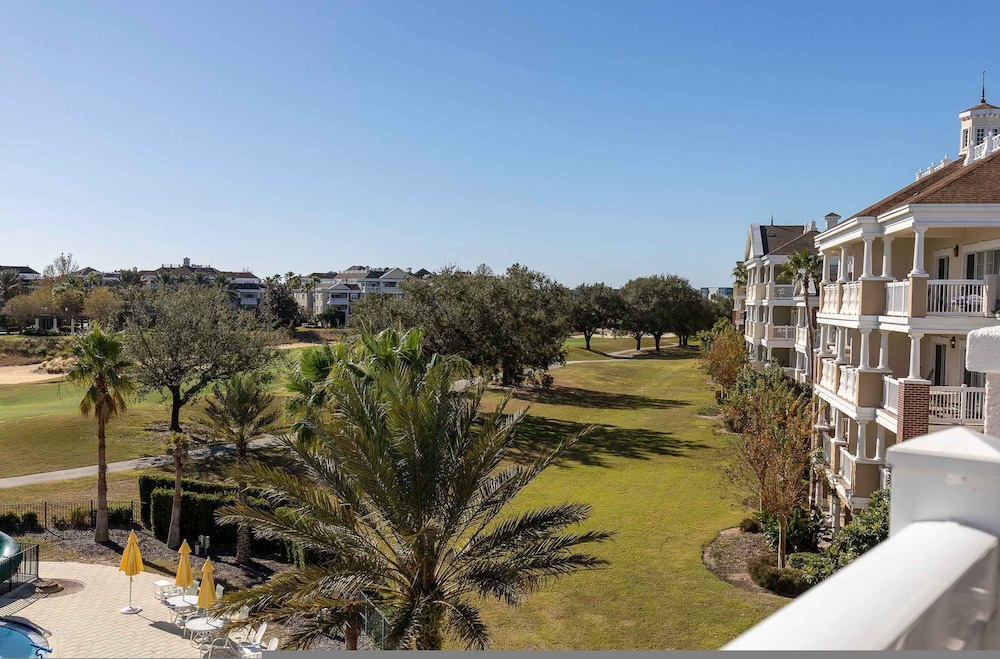 3BR Family Apartment for 8 Peaceful Residential Retreat