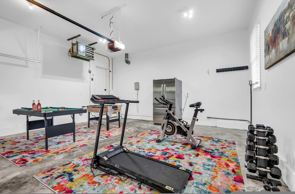 Cozy Family Retreat With Great Views and Game Room