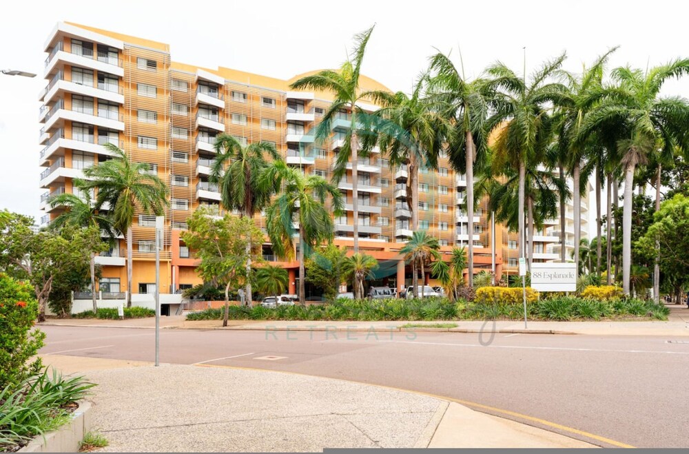 Rustic Sunset Horizon Oceanview Balcony Dining - Image 1