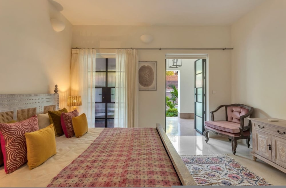 Casa Brilhante - 4BR Villa w Private Pool Garden