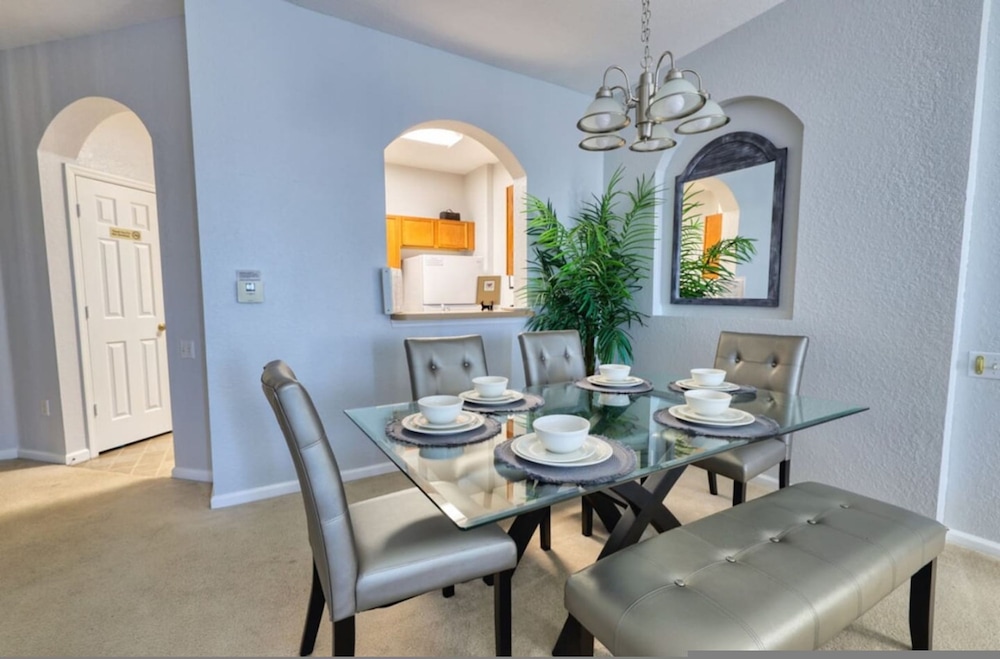 3 Bed Windsor Hills Condo Kids Themed Room Balcony view 3