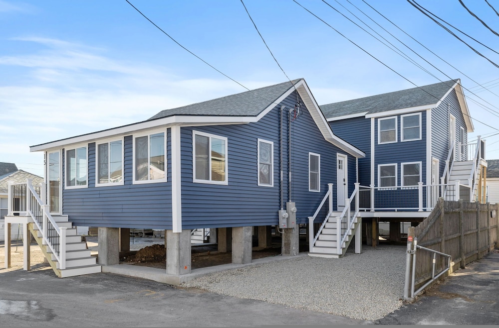 Modern Condo Perfect For Winter Rental