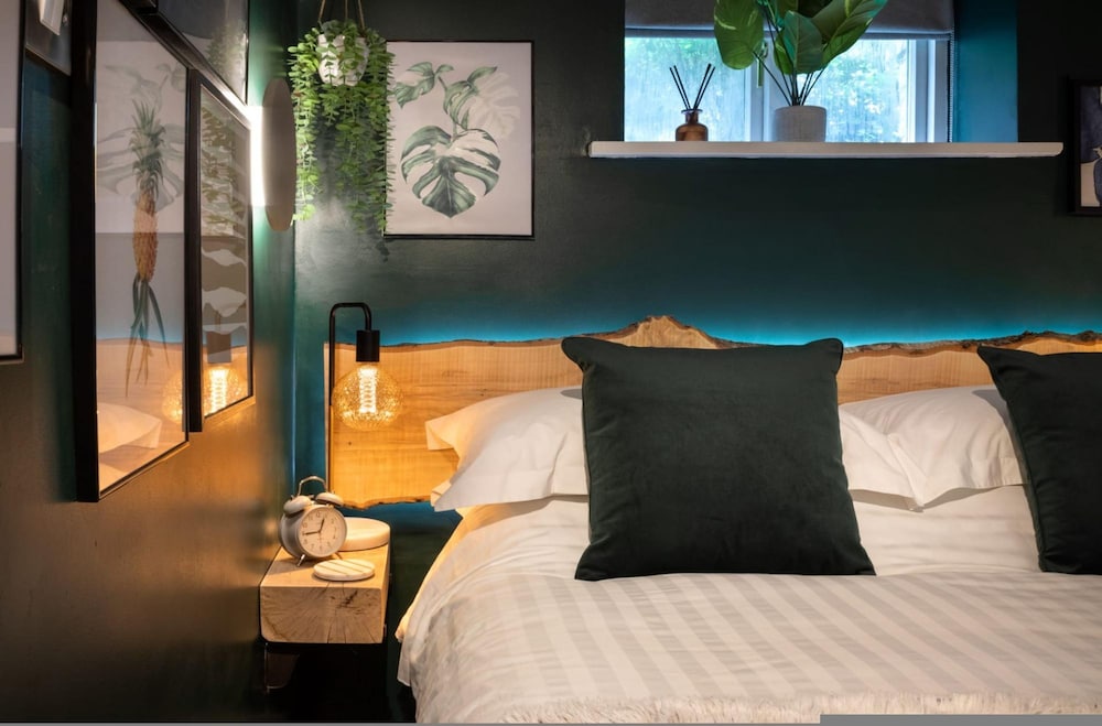 Eden Escape - Comfy Apartment Quiet Neighbourhood view 5
