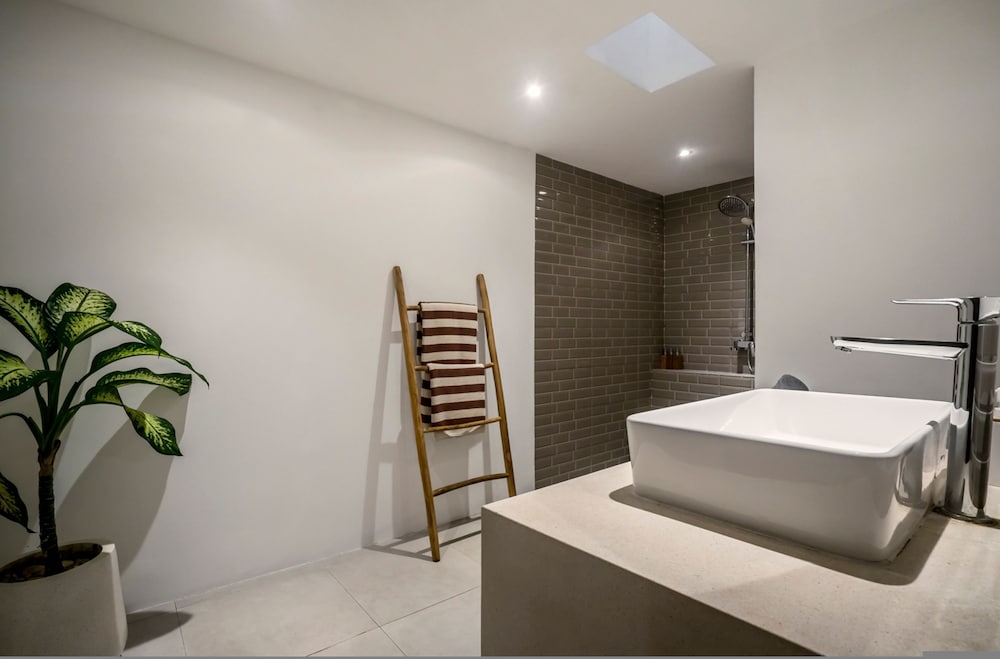 Villa Moju by Alfred in Bali - Tropical 3BR Escape w Private Pool Lush Garden in Bumbak Canggu