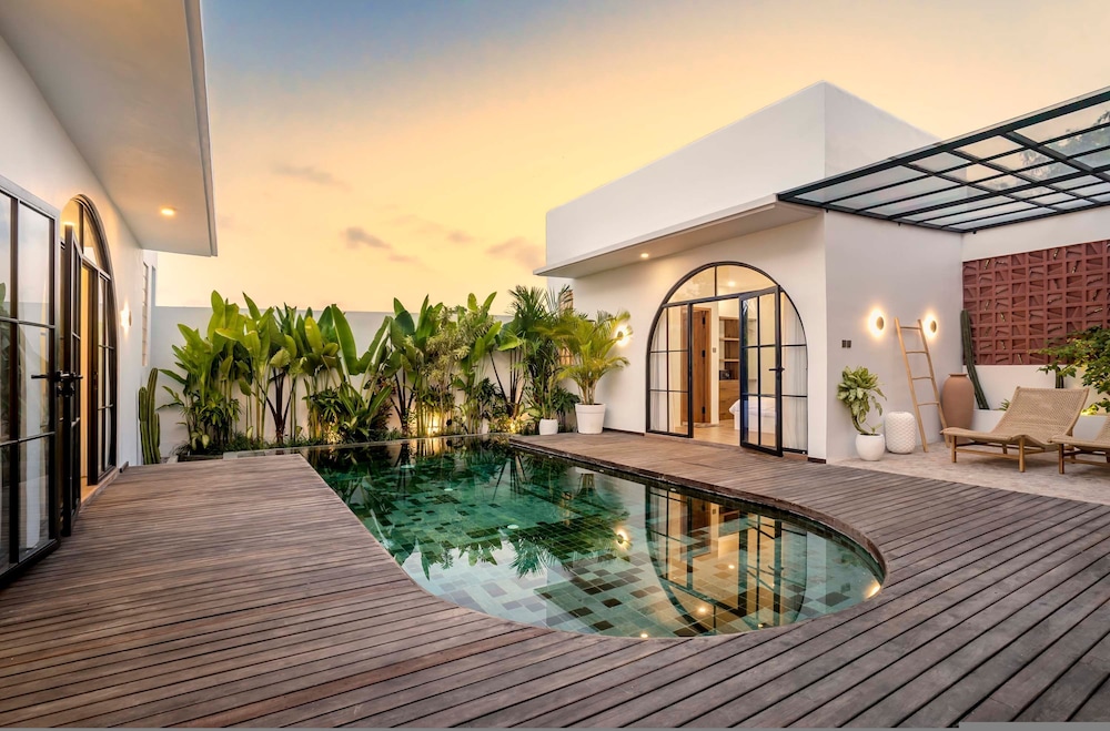 Casa Copper by Alfred in Bali - Tropical Luxury 3BR Pool Villa in the Heart Canggu