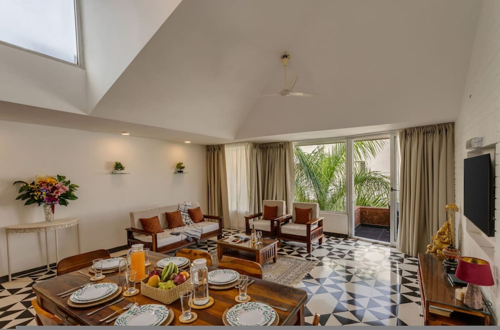El Arbol by Hireavilla - 2BR w Rooftop Pool Nerul