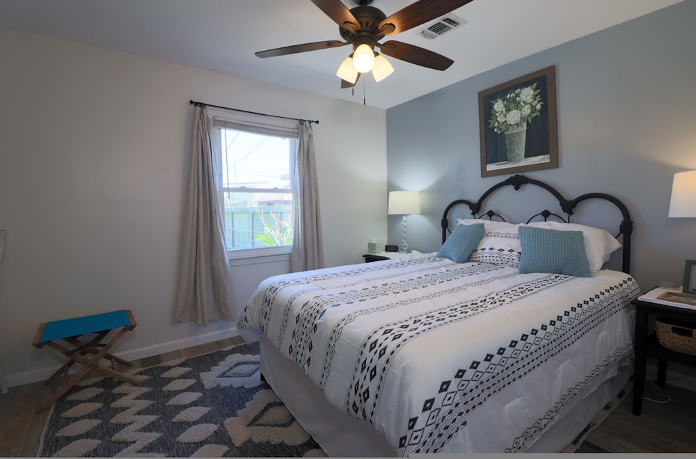 One-of-a-kind Home Near Moody Gardens