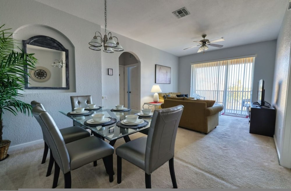 3 Bed Windsor Hills Condo Kids Themed Room Balcony view 5