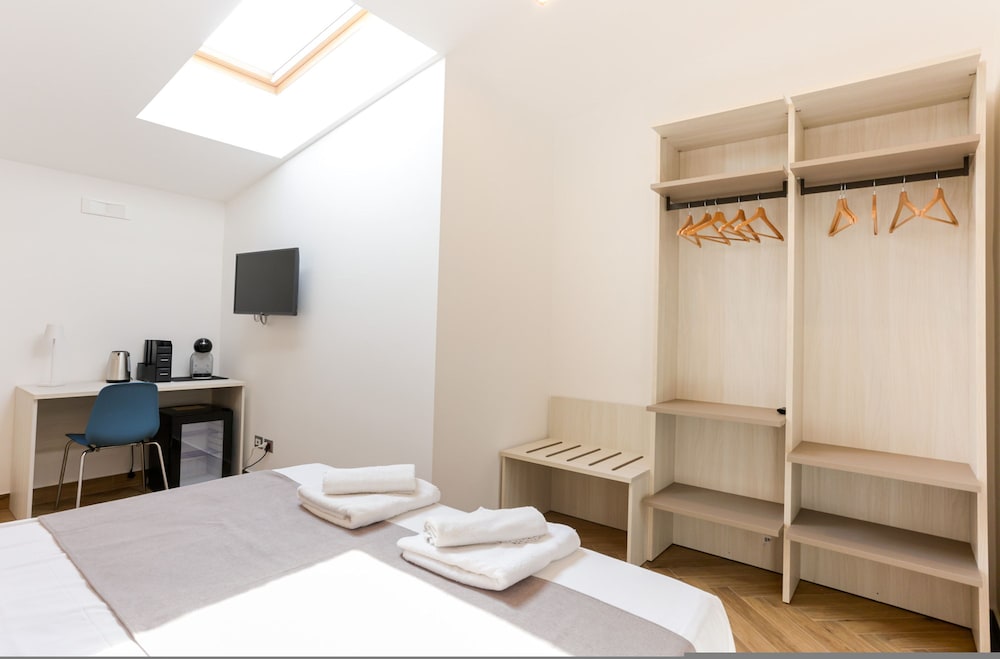 Pessina 90 Rooms - Camera 2